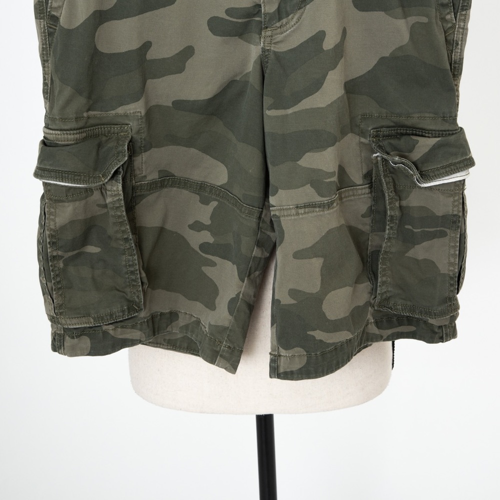 Camouflage cargo style shorts Hollister Cali Longboard Fit Bermuda length 30 - Picture 4 of 11